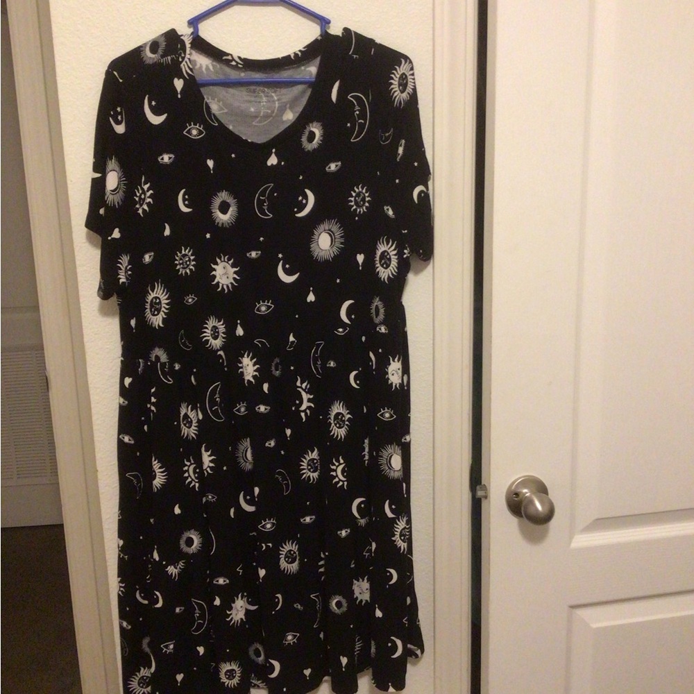 Cosmic babydoll tee lounge gown size 2